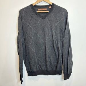 Perry Ellis Men’s Argyle Grey V-Neck Sweater